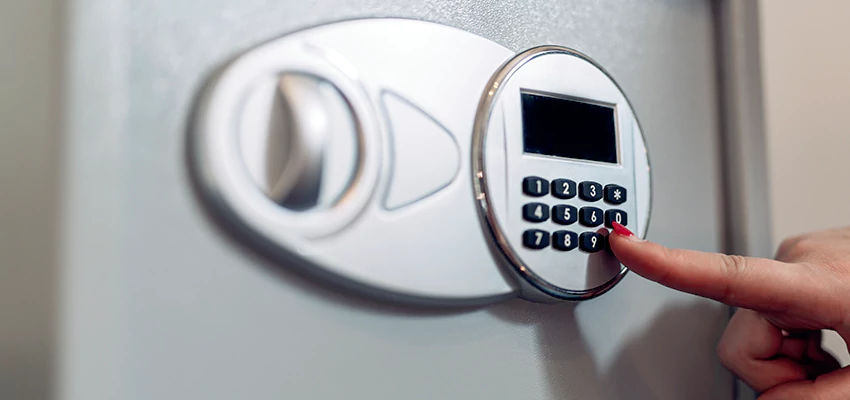 Jewelry Safe Cracking in Livingston, California